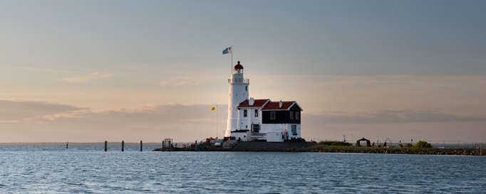Segeln IJsselmeer: Weißer Leuchtturm