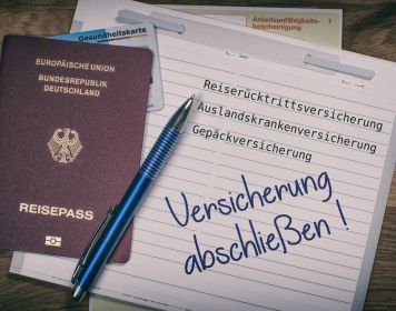 Zettel mit Erinnerung: Auslandskrankenversicherung zeitig abschließen