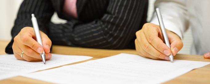 Crewvertrag Unterzeichnen eines Crewvertrags