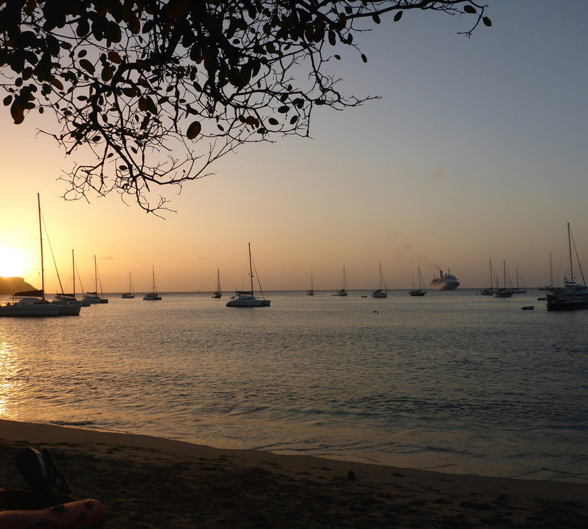 Eine Bucht im Sonnenuntergang