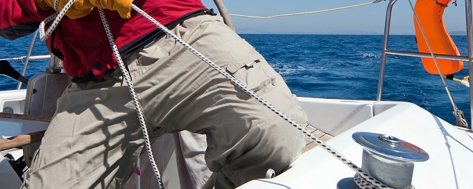 Segelhose Person mit Segelhose
