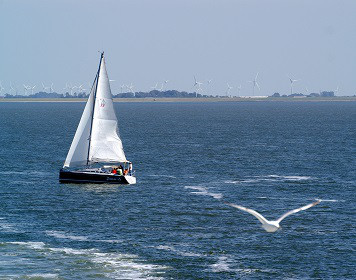 Segeln auf der Nordsee Segelboot auf der Nordsee