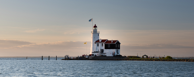 Segeln Ijsselmeer: Weißer Leuchtturm