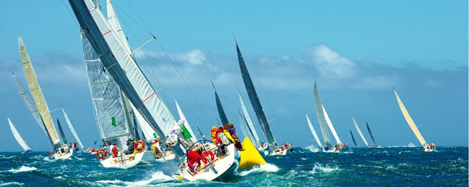 Spothochseeschifferschein SHS: Viele Sportsegelboote auf See